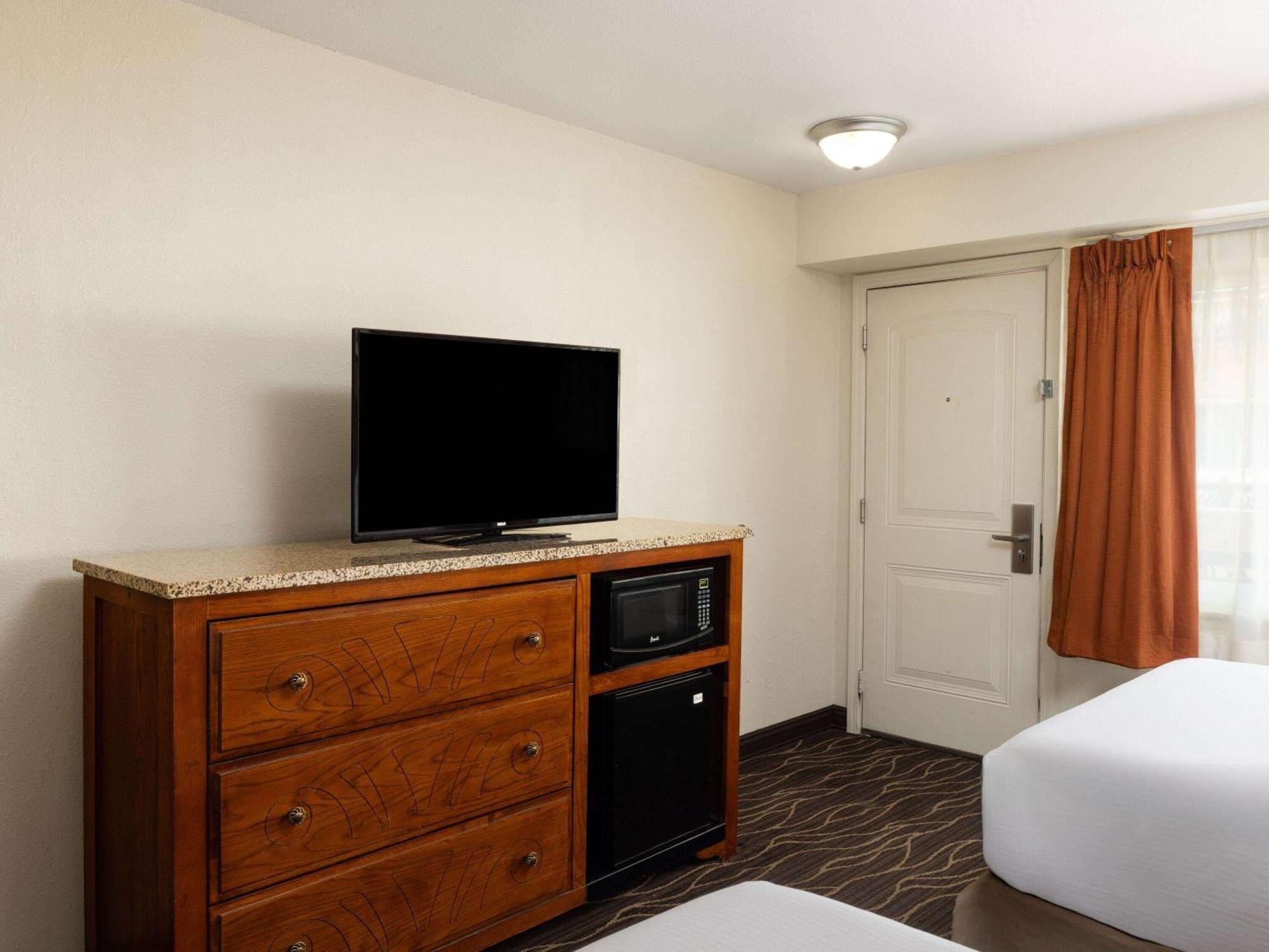 Ramada By Wyndham Elko Hotel At Stockmen'S Casino מראה חיצוני תמונה